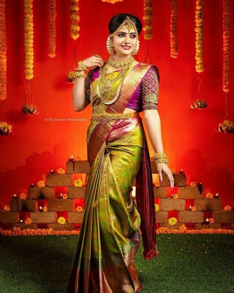 Saree Stills For Photos, Henna Design Tutorial, Kerala Models, Bridal Henna Design, Marriage Girl, Saree Function, Bharatanatyam Poses, South Indian Wedding Saree, South Indian Bride Saree