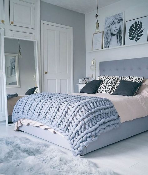 Rose Gold Bedroom Decor, Grey And White Room, Grey And Gold Bedroom, Rose Gold Bedroom, Rose Bedroom, Scandi Bedroom, Gold Bedroom Decor, Grey Bedroom Decor, White Room Decor