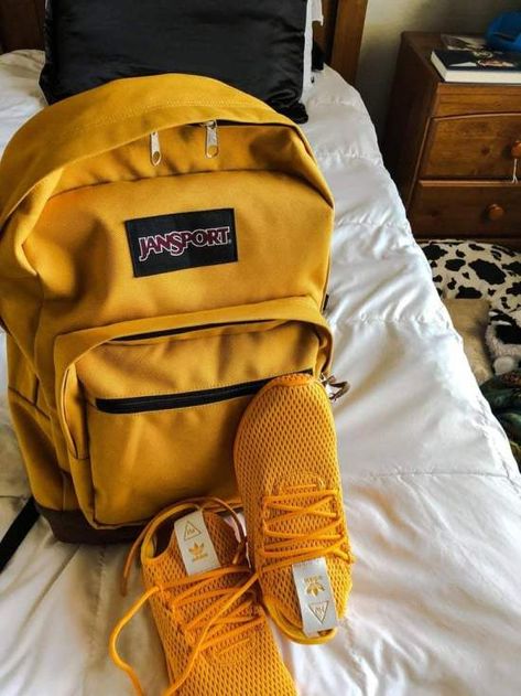 7 Back To School Hacks You Will Love Cute Backpacks For School, Mochila Jansport, High School Backpack, Yellow Backpack, Back School, Aesthetic Backpack, Back To School Hacks, Cute Backpacks, The New School