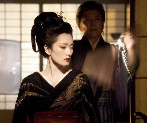 memoirs of a geisha | Zhang Ziyi – Memoirs of a Geisha movie photo gallery | Gabtors ... Memories Of Geisha, Memories Of A Geisha, Colleen Atwood, Memoirs Of A Geisha, Costume Drama, Style Japonais, Movie Photo, Film Serie, Kimonos