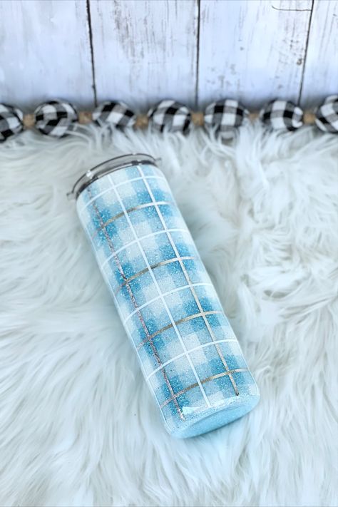 Plaid Glitter Tumbler, Plaid Tumbler Ideas, Winter Tumbler Ideas, Epoxy Tumbler Designs, Winter Tumblers, Epoxy Tumbler Ideas, Plaid Tumbler, Winter Tumbler, Tumbler Inspiration