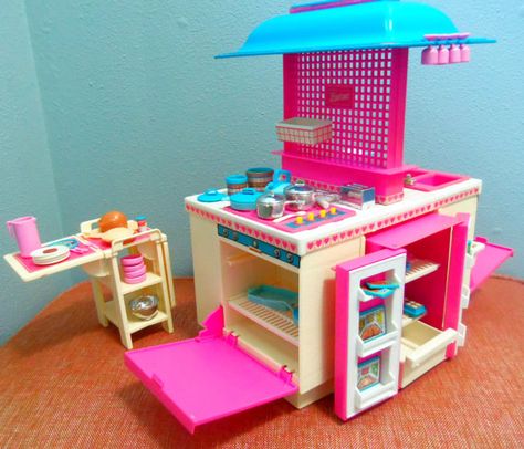 1980s Barbie, Barbie Playsets, Accessoires Barbie, Barbie 80s, Childhood Memories 70s, Barbie Kitchen, Barbie Doll House, Barbie Stuff, Childhood Nostalgia