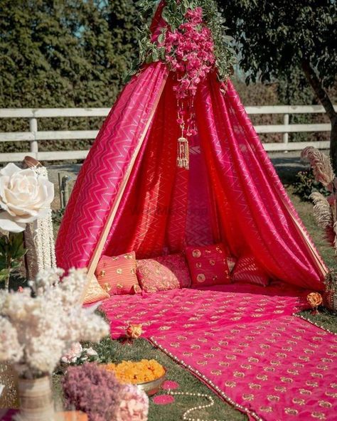 Stunning Instgrammable Decor Ideas For Your Mehendi Mehendi Decor Ideas, Wedding Doors, Mehndi Ceremony, Mandap Decor, Desi Wedding Decor, Mehndi Decor, Wedding Backdrop Decorations, Tent Decorations, Wedding Design Decoration