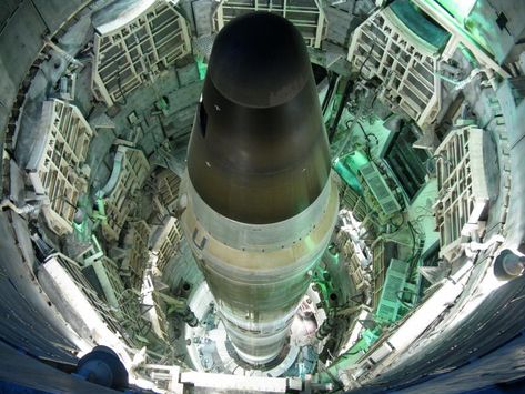 Russia’s new RS-28 Sarmat (ICBM) is capable of destroying an area the size of Texas or France Cuban Missile Crisis, Arms Race, Ronald Reagan, Barack Obama, Vacation Destinations, British Columbia, Atom, Iran, Rocket