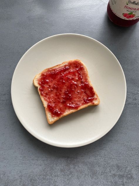 Jam On Toast Aesthetic, Jam Toast Aesthetic, Toast With Jam, Jelly Toast, Jam Toast, Healthy Food Inspiration, Breakfast Toast, Raspberry Jam, Food Snapchat