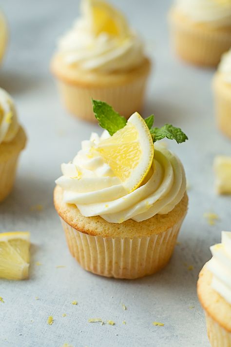 Classic Cupcakes, Cupcakes Fruit, Cake In A Cup, Cheese Cupcake, Lemon Cupcake, Lemon Cream Cheese Frosting, Lemon Cream Cheese, Lemon Frosting, Cheesecake Cupcakes