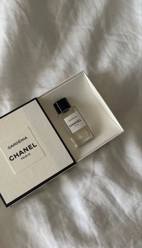 Chanel Perfume Aesthetic, Chanel Gardenia, Perfumes Aesthetic, Chanel Perfumes, Brand Aesthetics, Chanel Aesthetic, Paris Perfume, Parfum Chanel, Strawberry Hearts