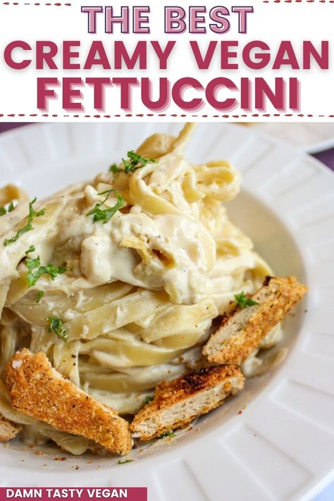 Vegan fettuccini alfredo in a bowl Alfredo Sauce Vegan, Dairy Free Alfredo, Vegan Chicken Recipes, Vegan Pasta Recipe, Dairy Free Alfredo Sauce, Fettuccini Alfredo, Vegan Alfredo Sauce, Creamy Vegan Pasta, Vegan Alfredo