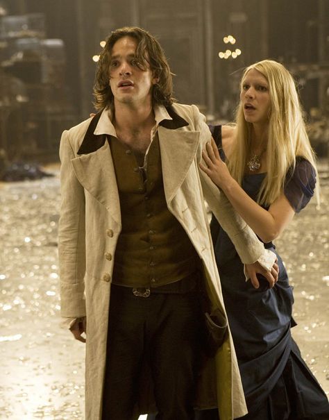 Stardust (2007) Starring: Charlie Cox as Tristan Thorn and Claire Danes as Yvaine. (click thru for high res) Charlie Cox, Anna Faris, Claire Danes, Fantasy Movies, Great Films, Neil Gaiman, Movie Costumes, Great Movies, Stardust