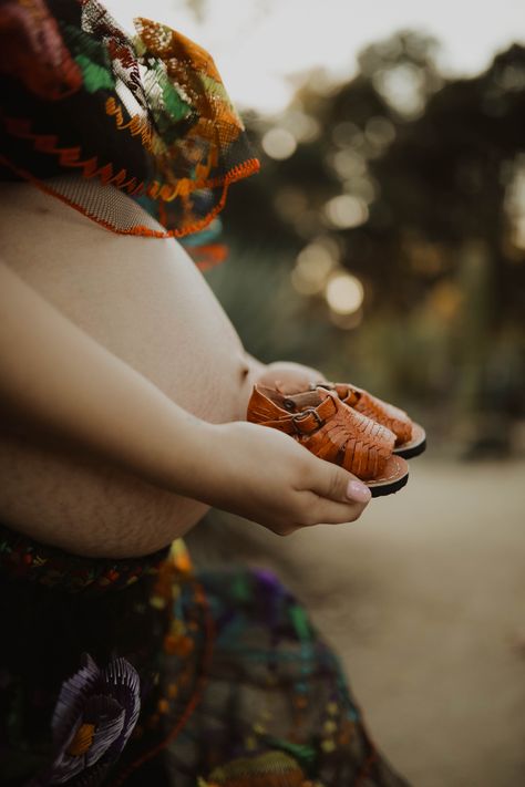 Maternity Pictures Mexican, Maternity Photography Mexican, Mexican Maternity Shoot Photo Ideas, Mexican Pregnancy Announcement, Mexican Maternity Shoot, Mexican Photoshoot, Pregnant Photos, Maternity Studio Photoshoot, Studio Maternity Photos