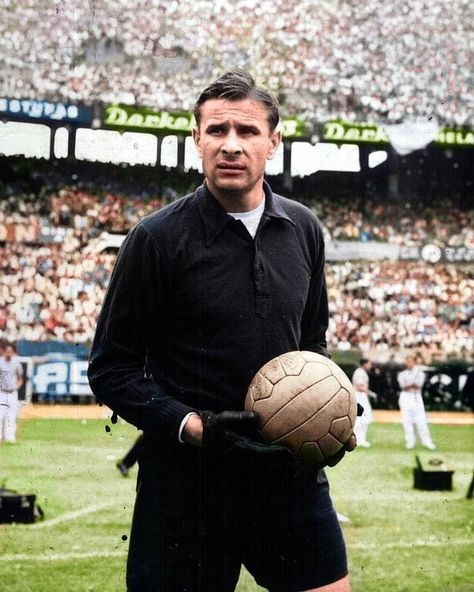 Lev Yashin, 95th Birthday, Football Icon, Football Is Life, Soccer Party, Vintage Sportswear, International Football, Soccer Players, Football Players