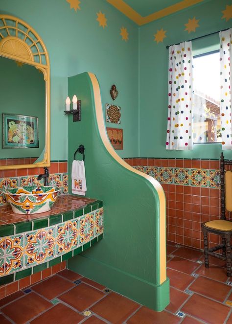 Mexican Bathroom Ideas, Terracotta Tiles Bathroom, Mexican Tile Bathroom, Mexican Style Homes, Spanish Bathroom, Mexican Interior Design, Mexican Bathroom, European Bathroom, Beautiful Bathroom Designs