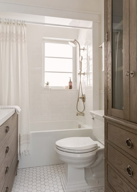 5 New Bathrooms With Shower-Tub Combos in 65 Square Feet or Less Small Bathroom Color Schemes, Tub Shower Combo Remodel, Diy Small Bathroom, Tub Insert, Bathroom Tub Shower Combo, Bathtub Shower Combo, Bathroom With Tub, Bathroom Projects, Shower Inserts