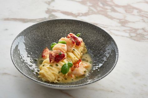 75 London restaurants you should actually eat at, according to someone who lives there Pasta Fine Dining, Pasta Plating, Fettucini Carbonara, Tagliatelle Carbonara, Crab Pasta, Plating Ideas, Pasta Bar, Pasta Plates, Pasta Fresca