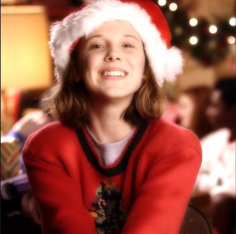 stranger things christmas matching icon profile picture eleven Wrap Presents, One Month, So Excited, Stranger Things, Holidays, Christmas