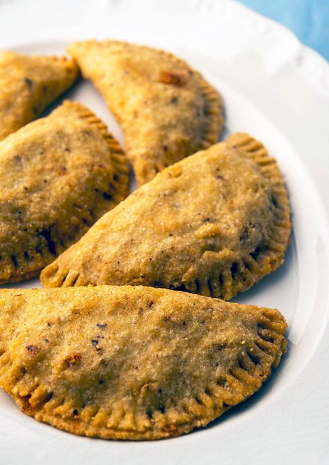 Empenada Recipe, Recipe For Empanadas, Maseca Recipes, Mexican Empanadas, Corn Flour Recipes, Empanadas Recipe Dough, Easy Empanadas Recipe, Masa Recipes, Beef Empanadas Recipe