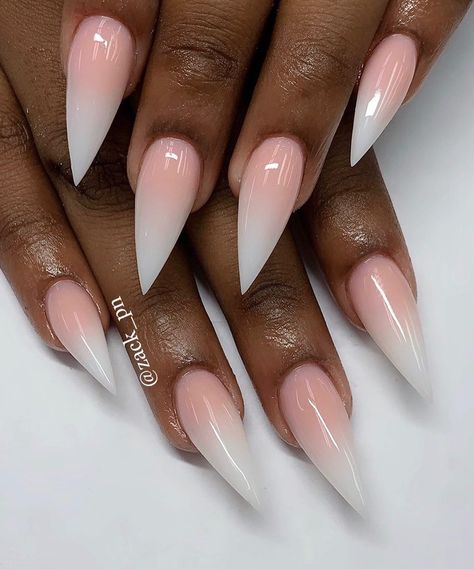 Nails Sharp Almond, Nails Sharp, Oval Nails Designs, Acrylic Nails Almond Shape, Sharp Nails, Ombré Nails, Ombre Nails Glitter, Glow Nails, Nail Art Ombre