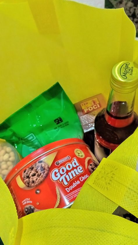 Pap Hampers, Food Hunter, Snack Packs, Food Snapchat, Eid Mubarak, Snack Recipes, Ice Cream