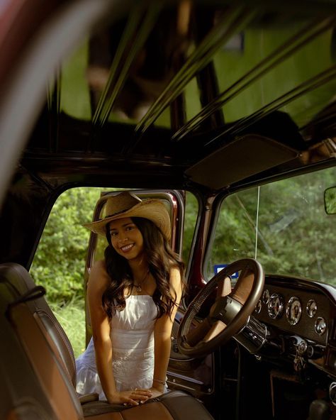 ✨SENIOR SPOTLIGHT✨ it always blows my mind when I get clients from different cities who want to make the drive to come see me and have me take their photos!!! Jazmin is hands down one of the cutest people I’ve ever met and bringing her dad’s truck to the shoot was so special and beautiful!!! this one’s for you J!!! 🎓💙 Farm Truck Photoshoot, Women And Trucks, Country Truck Photoshoot, Old Car Senior Pictures, Pick Up Truck Photoshoot, Pictures With Trucks Photo Ideas, Truck Poses For Women, Truck Photoshoot Ideas Women, Picture Taking Ideas