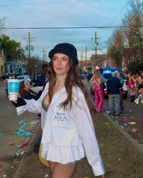 #diy #outfits #nola #mardigras #tulane #uptown #pardi #preppy #DIY #sewing #summer #polarpop #thrifted Tulane Outfits, Mardi Gras Diy Outfit, Tulane Mardi Gras Outfits, Romanticizing College, Mardi Gras 2023, Mardi Gras Diy, Diy Outfits, Mardi Gras Outfits, Tulane University