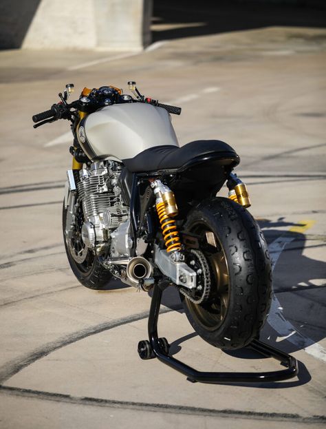 Yamaha Xjr 1300, Cafe Moto, Yamaha Xjr, Xjr 1300, Naked Bikes, Suzuki Bandit, Biker Aesthetic, Bmw Cafe Racer, Yamaha Motorcycles