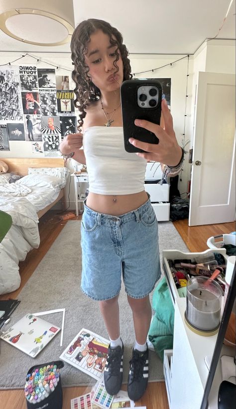 Y2k Summer Outfits, Look Adidas, Diy Vetement, Outfit Inspo Summer, Y2k Summer, Looks Street Style, Swaggy Outfits, Cute Everyday Outfits, Fashion Streetwear