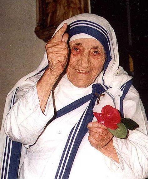 She was voted as one of the 10 most admirable women 18 times in her life! Mother Teresa Images, Mother Teresa Pictures, Missionaries Of Charity, Saint Teresa Of Calcutta, About Mother, Mother Teresa Quotes, Saint Teresa, Strong Faith, Chris Young