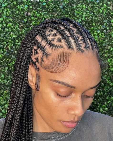 Fulani Braids Hairstyles: Chic Looks to Inspire Your Next Style 20 Rubber Band Fulani Braids, Small Fulani Braids, Fulani People, Side Cornrows, Twisted Top, Traditional Hairstyle, Fulani Braids, Small Braids, Short Braids