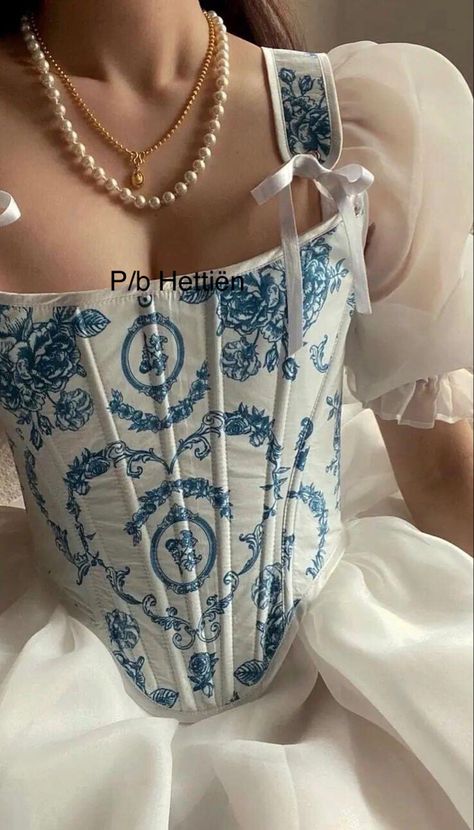 Modern Corset, Corset Looks, Corset Styles, Corset Outfit, Senior Prom Dresses, Wedding Blouse Designs, Corset Fashion, Wedding Blouse, Fashion Designing