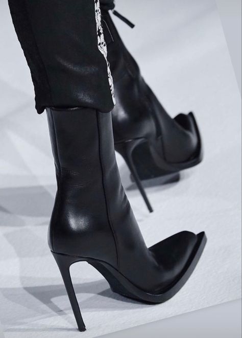 Mode Ulzzang, High Heeled Boots, Dr Shoes, Stephane Rolland, To Wear, Haider Ackermann, Shoe Inspo, Aesthetic Shoes, Vogue Runway