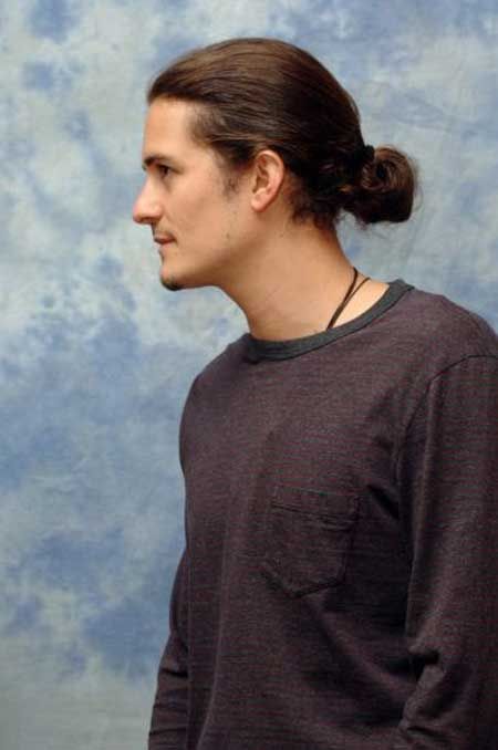 Orlando Bloom Ponytail Hairstyles For Men, Mens Ponytail Hairstyles, Hair Styling Ideas, Man Ponytail, Hair Styles Men, Short Hair Ponytail, Long Pictures, Pony Hairstyles, Long Hair Ponytail