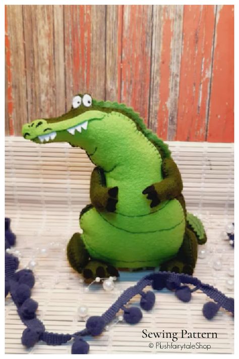 DIY Fabric Stuffed Crocodile Free Sewing Pattern | Fabric Art DIY Felt Crocodile Pattern, Felt Dinosaur Pattern Free, Dinosaur Sewing Pattern Free, Fabric Toys Diy, Sewing Projects Free, Fabric Sewing Patterns, Homemade Toys, Animal Sewing Patterns, Plushie Patterns