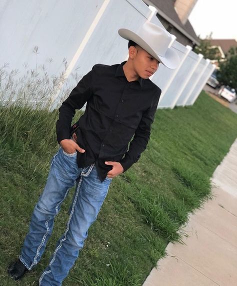 Quince Outfits With Boots, Vaquero Outfit Mexican Men, Cowboy Outfits Men, Chambelan Outfits, Takuache Outfits, Mexican Clothing Style, In The Moment Photography, Chambelanes Outfits, Takuache Outfits Guys