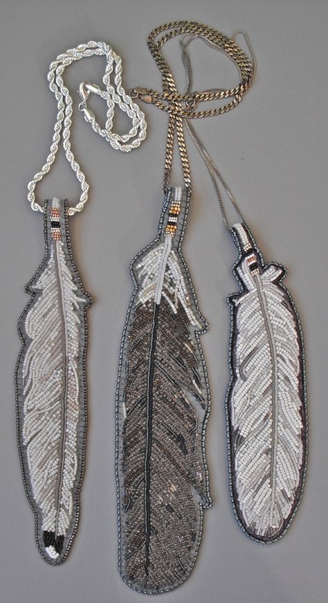 Beaded Feathers, Beads Fashion, Beadwork Designs, Beaded Beads, Native Beadwork, Boho Jewellery, Beautiful Beadwork, Beadwork Patterns, Bead Embroidery Jewelry