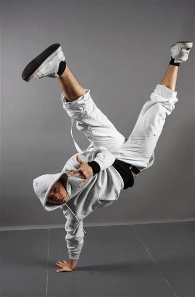 21 Professional Break Dancing Photos - Photoshop Tutorials Dancing Photos, Break Dancing, Cultura Hip Hop, Dancing Poses, Dancing Art, Hip Hop Dancer, Yoga Kurse, Yoga Online, Lindy Hop