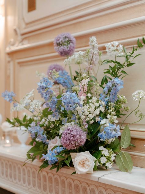 Cosmopolitan Wedding - Meridian House - K Bella Events Blue Purple And Ivory Wedding, Blue And Purple Wedding Florals, Purple And Blue Flower Arrangements, Lilac And Blue Wedding, Summer Pastel Wedding, Wedding Reception Florals, Flowers Wedding Reception, Powder Blue Wedding, Meridian House