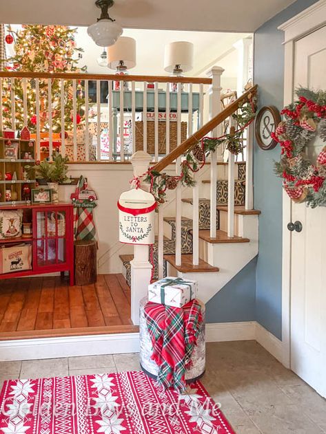 Christmas decor in entryway - www.goldenboysandme.com Classic Christmas Decorations, Cottage Christmas, Christmas Kitchen Decor, Home Decor Christmas, Holiday Pillows, Christmas Kitchen, Christmas House, Country Christmas, Farmhouse Christmas