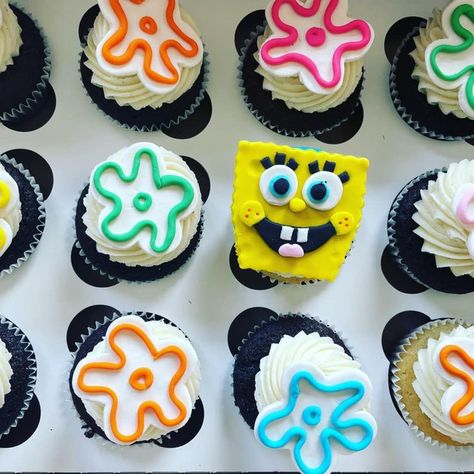 Spongebob Squarepants cupcake toppers. Spongebob Themed Cupcakes, Spongebob Squarepants Cupcakes, Sponge Bob Cupcakes, Spongebob Birthday Party, Sweet Talker, Spongebob Birthday, Cupcake Wars, Birthday Party Food, Cake Boss