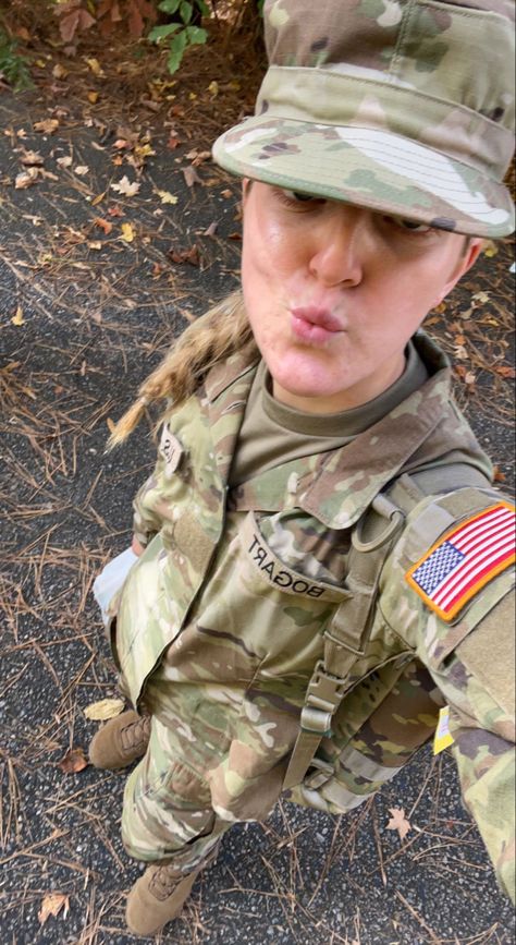 Women in the army, army girl, go army, enlisted, AIT Us Army Women Soldiers, Army Women Aesthetic, Army Women Female Marines, Army Hairstyles For Women, Army Women Soldiers, Us Army Women, Women In The Army, Women's Military Uniform, Us Army Uniforms