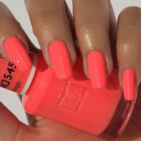 Uñas Color Coral, Neon Coral Nails, Orange Nail Polish, Dnd Gel Polish, Peach Nails, Coral Nails, Peachy Orange, Gel Nail Colors, Bright Nails