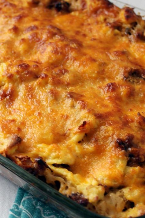 Breakfast Lasagna Dinner Shortcuts, Breakfast Lasagna Recipe, Savory Brunch Recipes, Biscuits Gluten Free, Easy Cabbage Recipes, Breakfast Lasagna, Lucky Food, Healthy Breakfast Casserole, Chili Dog