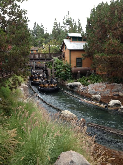 Disneyland...Grizzly River Run Grizzly River Run Disneyland, Planet Coaster, Disney Vacation Club, Vacation Club, Disney Vacation, Disney Vacations, Happy Places, Disneyland, Planets