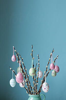 Easter Gifts For Students, Gifts For Students From Teacher, Creative Easter Baskets, Easter Photography, Easter Gift Bags, Easter Gift Tag, Easter Hunt, Easter Wallpaper, Willow Branches