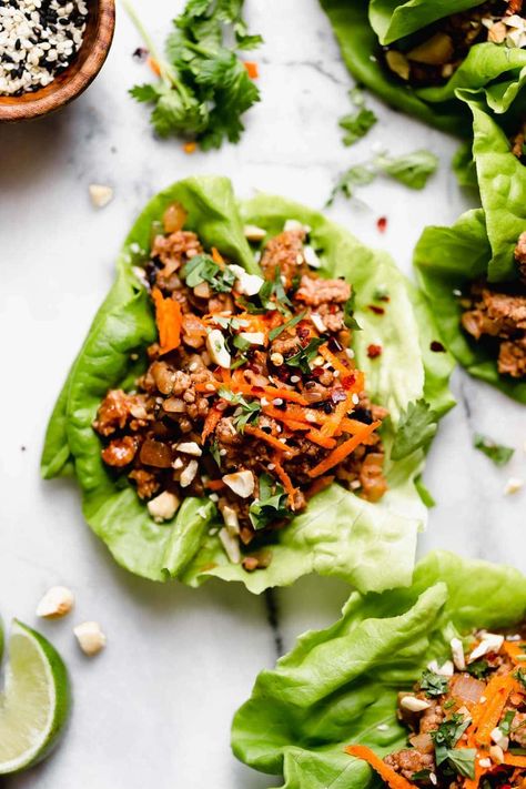 Chinese Pork Lettuce Wraps | Chinese Pork Lettuce Wraps are a quick and flavorful Asian-inspired recipe that can be served as an easy entree or tasty appetizer. Plus, it’s Whole30-compliant and meal prep-friendly! || #whole30 #paleorecipes #chinesefoodrecipes #glutenfreerecipes #healthyfood #therealfoodrds Low Carb Asian, Salat Wraps, Pork Lettuce Wraps, Chinese Pork, Asian Pork, Mapo Tofu, Asian Inspired Recipes, Lettuce Wraps, Whole 30 Recipes