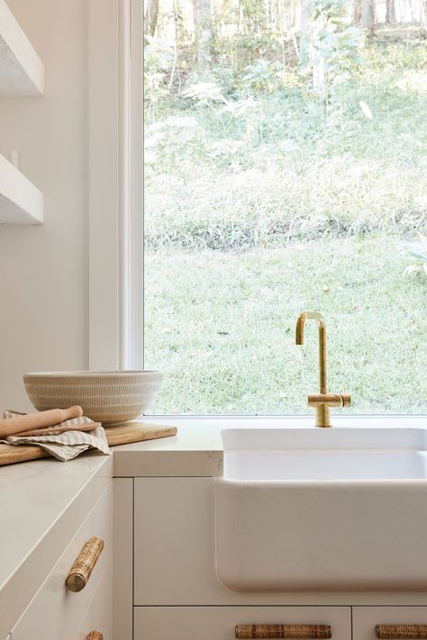 Sunken butlers pantry sink—House 10. By Three Birds Renovations x Sophie Bell, featuring Dulux White on White. Butlers Pantry Sink, Pantry Sink, Dulux White, Birds House, Pantry Laundry, Three Birds Renovations, Laundry Design, Butler Sink, Butlers Pantry