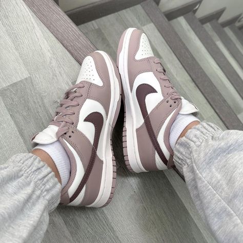 Taupe Outfit, Sneaker Rotation, Nike Model, Nike Models, Fresh Shoes, Cute Nike Shoes, Cute Nike, Cute Nikes, Nike Sb Dunk