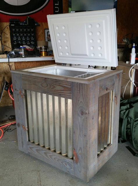 Cheapskate Coffin Keezer - Home Brew Forums Hiding A Deep Freezer, Keezer Ideas, How To Brew Beer, Kegerator Diy, Keezer Build, Paint Refrigerator, Making Beer, Deep Freezer, Beer Making