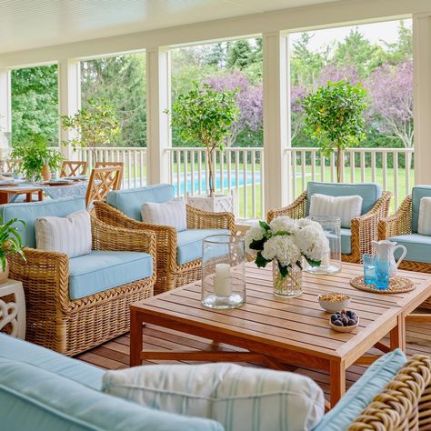 Meg Braff Designs | Weekend plans? Would love to be lounging in Southampton! Our client chose outdoor wicker paired with teak for a classic summer look | Instagram Beachy Patio Ideas, Vaulted Porch, Coastal Porch, Enclosed Deck, Beach House Porch, Beach House Outdoor Living, Beach House Patio, Beach Porch, Cottage Patio