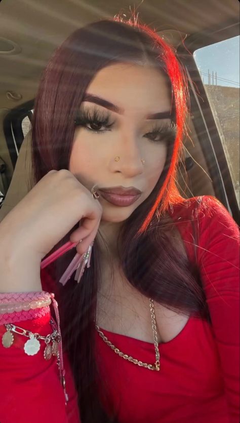 Latina Makeup Looks, Latina Hair, Latina Makeup, Red Hair Inspo, Cute Makeup Looks, Haircuts Straight Hair, Hair Stylist Life, Hair Inspiration Color, Baddie Hairstyles