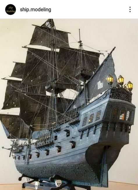 Black Pearl Ship, Pirate Ship Model, Model Sailing Ships, Sailing Ship Model, Navi A Vela, Scale Model Ships, Model Ship Building, Wooden Ship Models, The Black Pearl